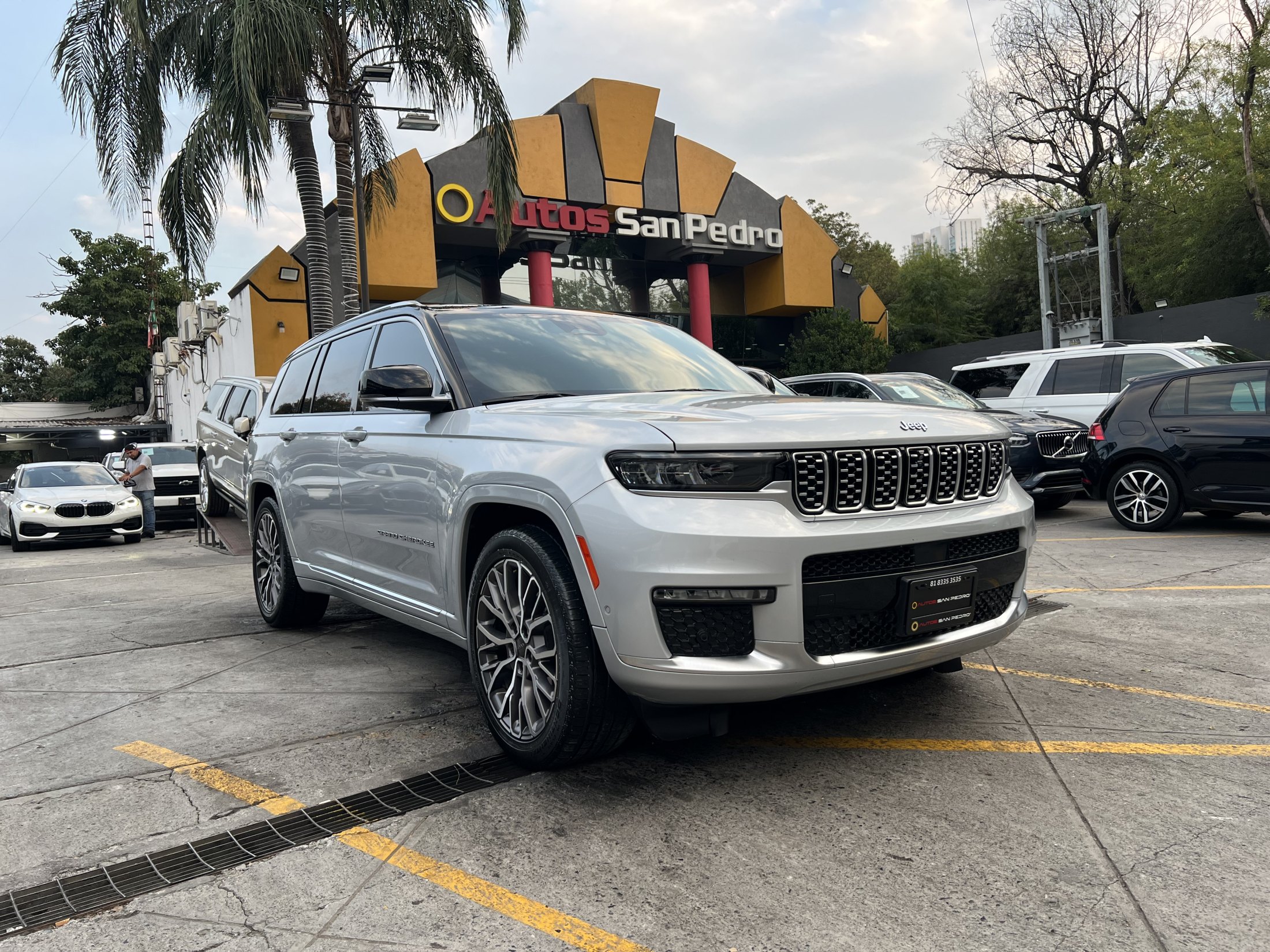 GRAND CHEROKEE SUMMIT 4X4