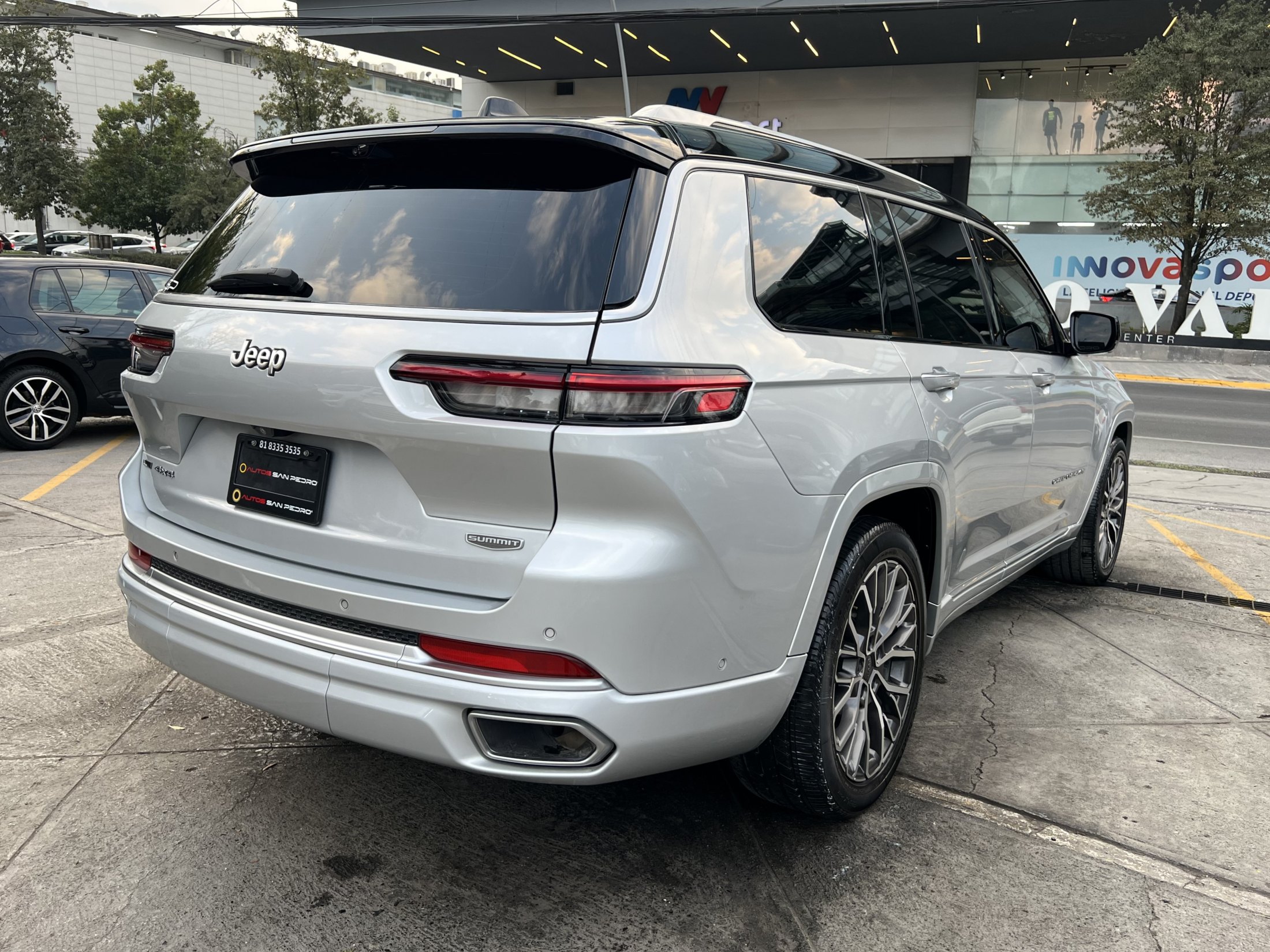 GRAND CHEROKEE SUMMIT 4X4