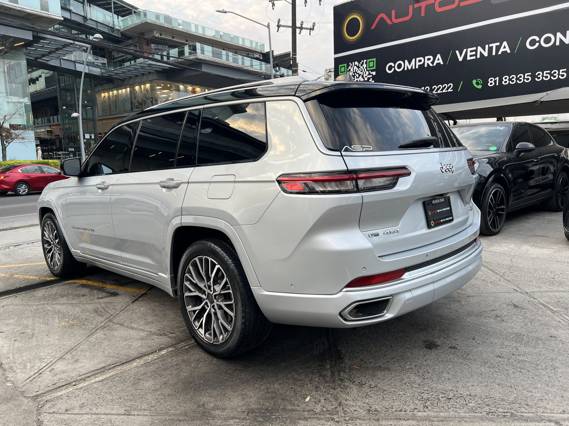 GRAND CHEROKEE SUMMIT 4X4
