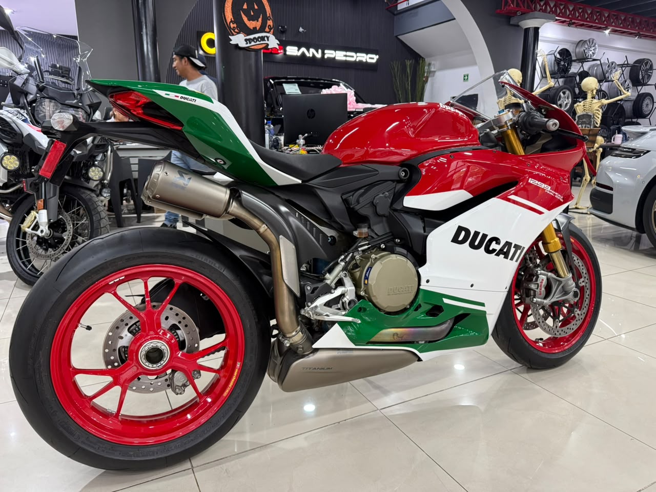 DUCATI SUPERBIKE1299