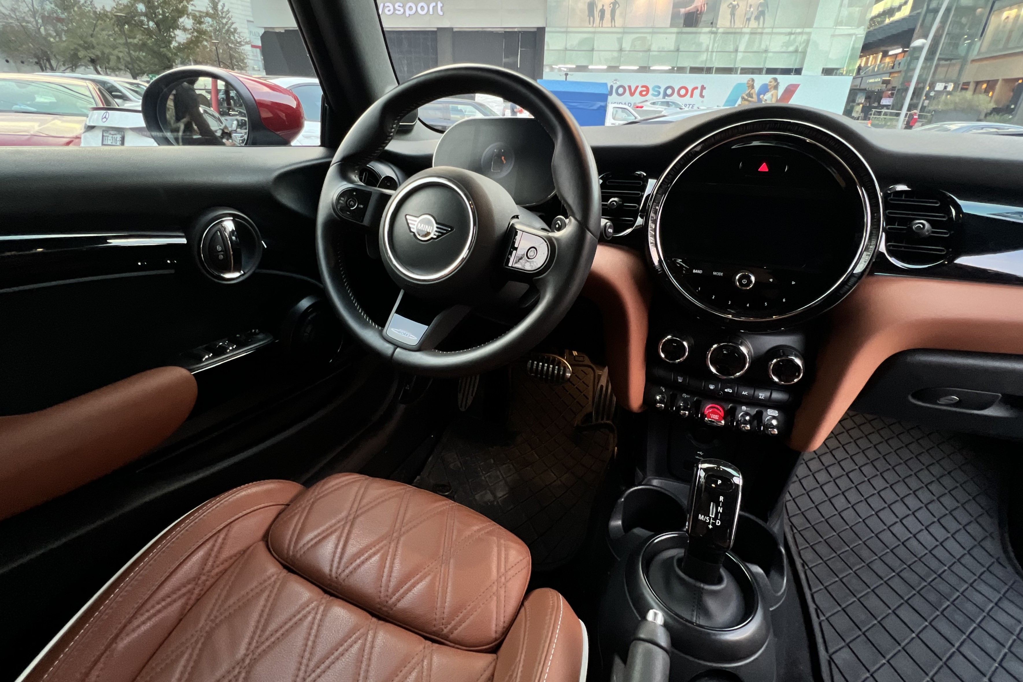 Mini Cooper JCW ICONIC CONVERTIBLE 2024