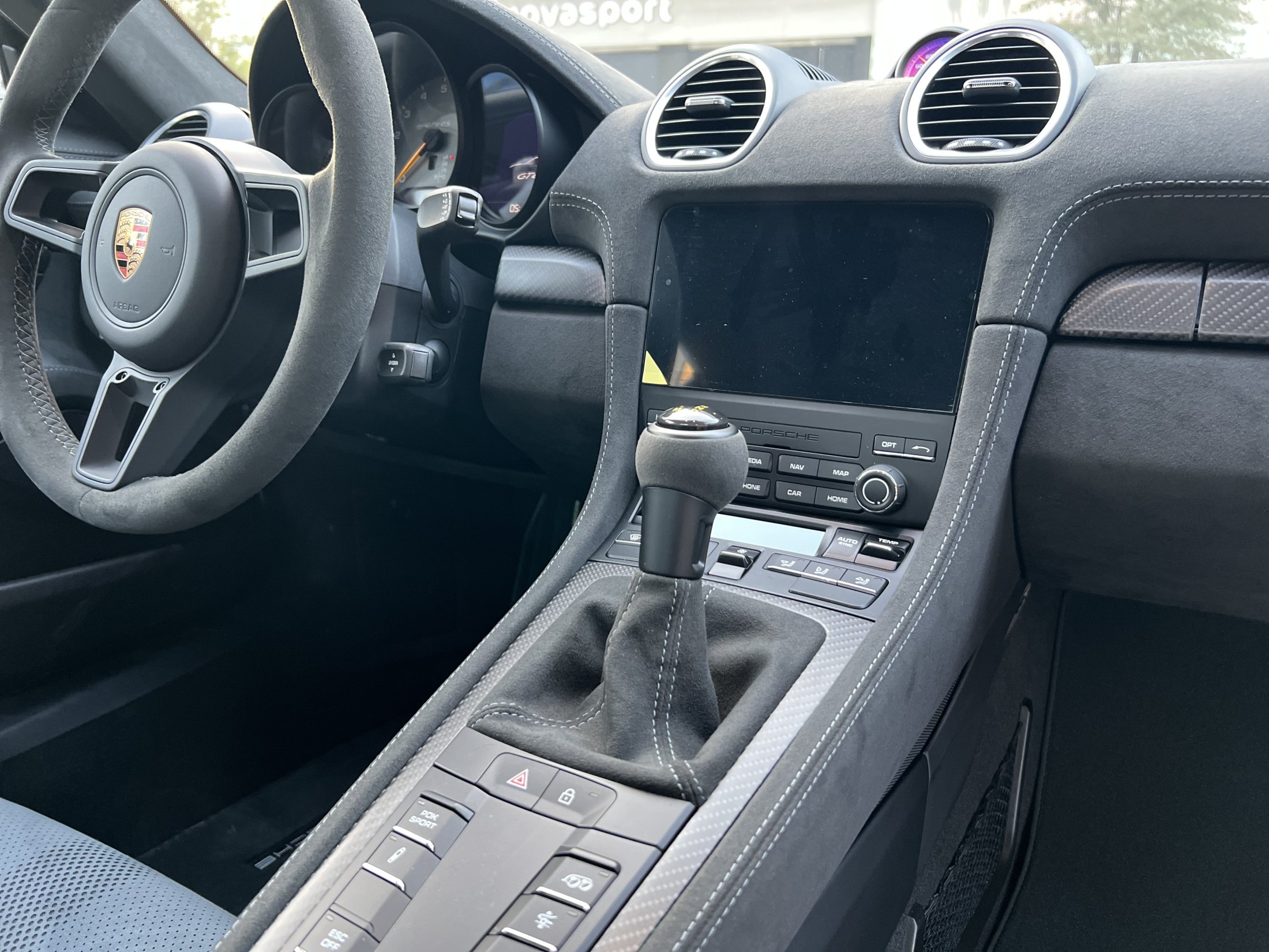 Porsche 718 CAYMAN GT4 RS 2025