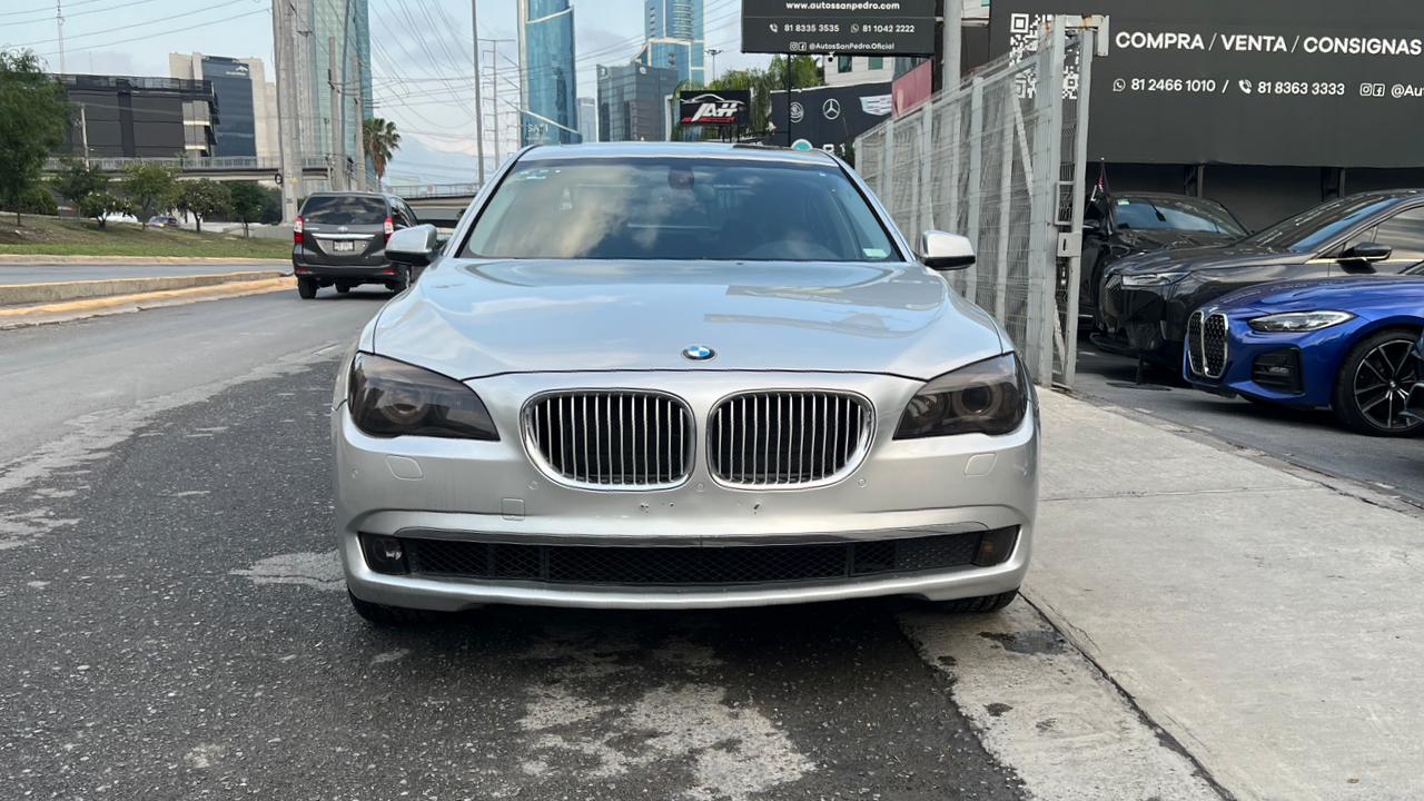 BMW 740IA 2011