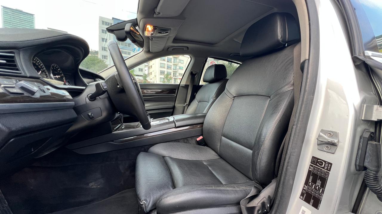 BMW 740IA 2011