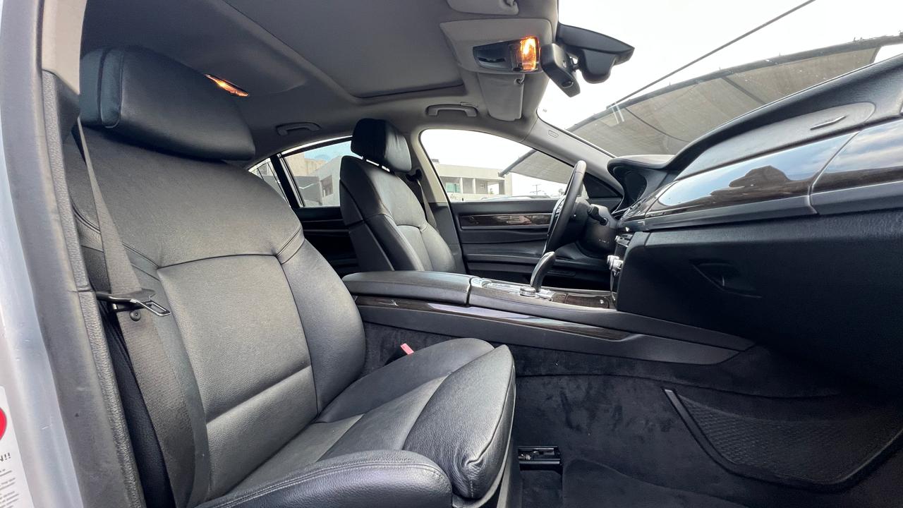 BMW 740IA 2011
