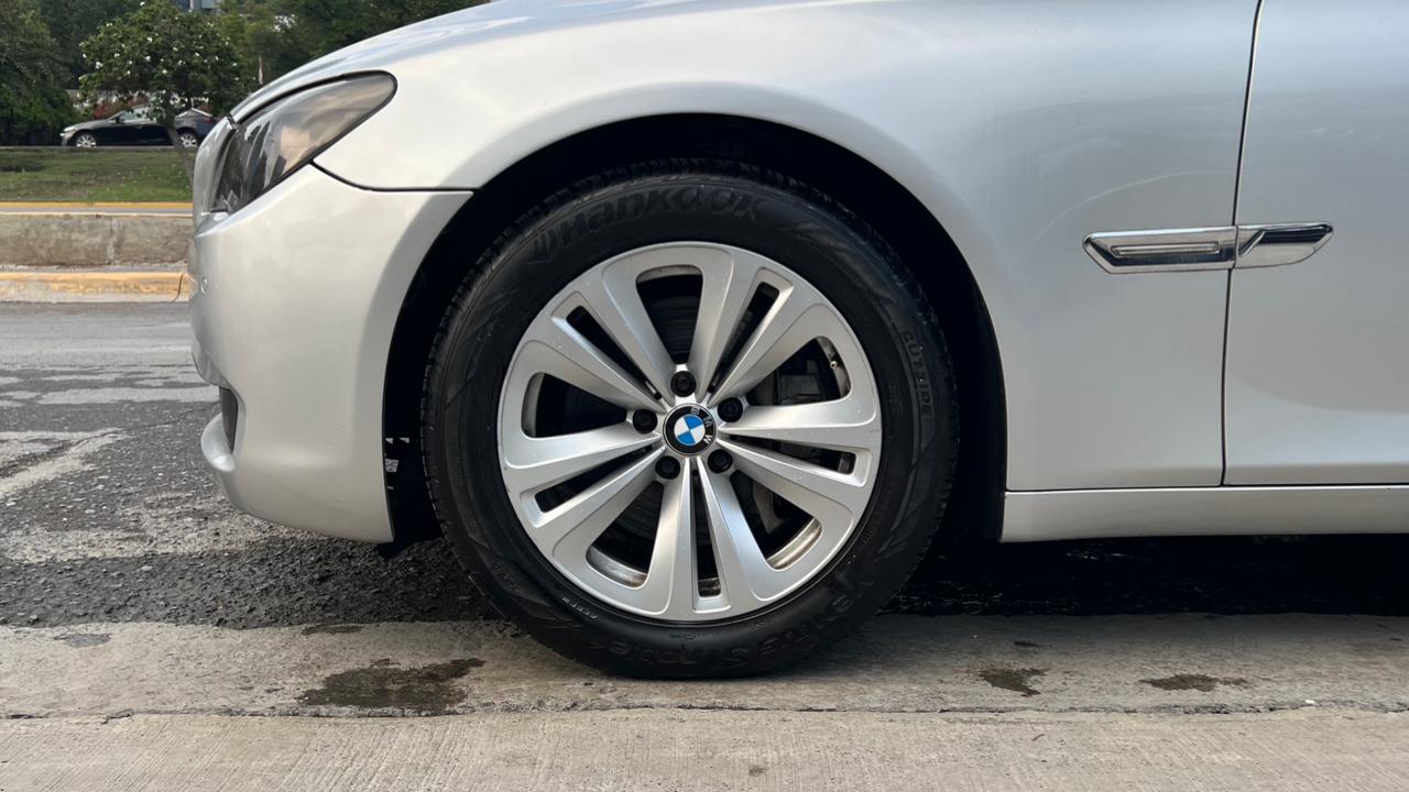BMW 740IA 2011