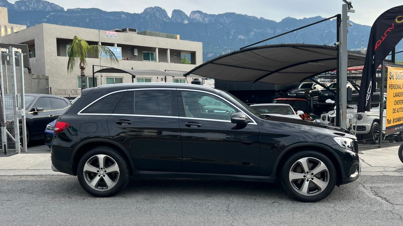 MERCEDES BENZ GLC 300 2016