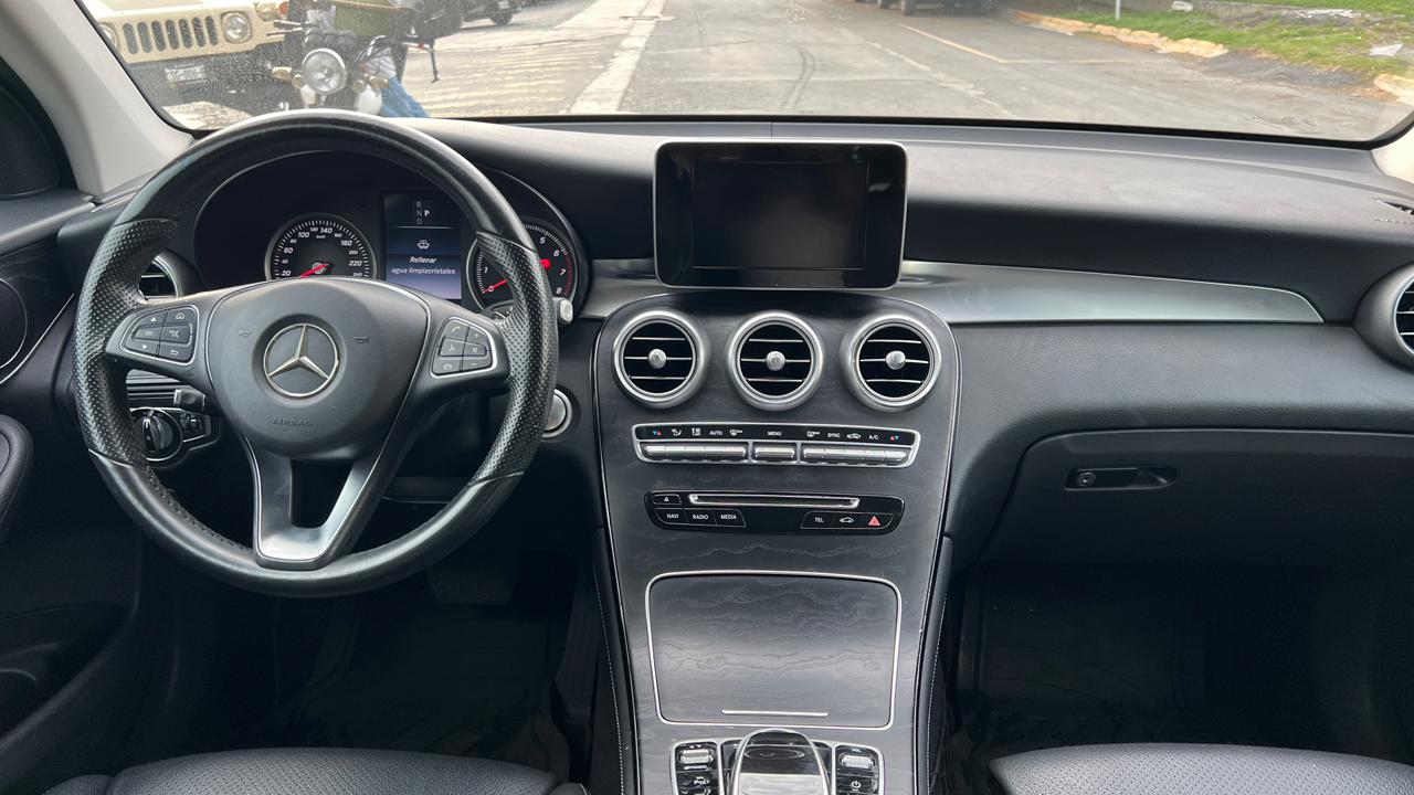 MERCEDES BENZ GLC 300 2016