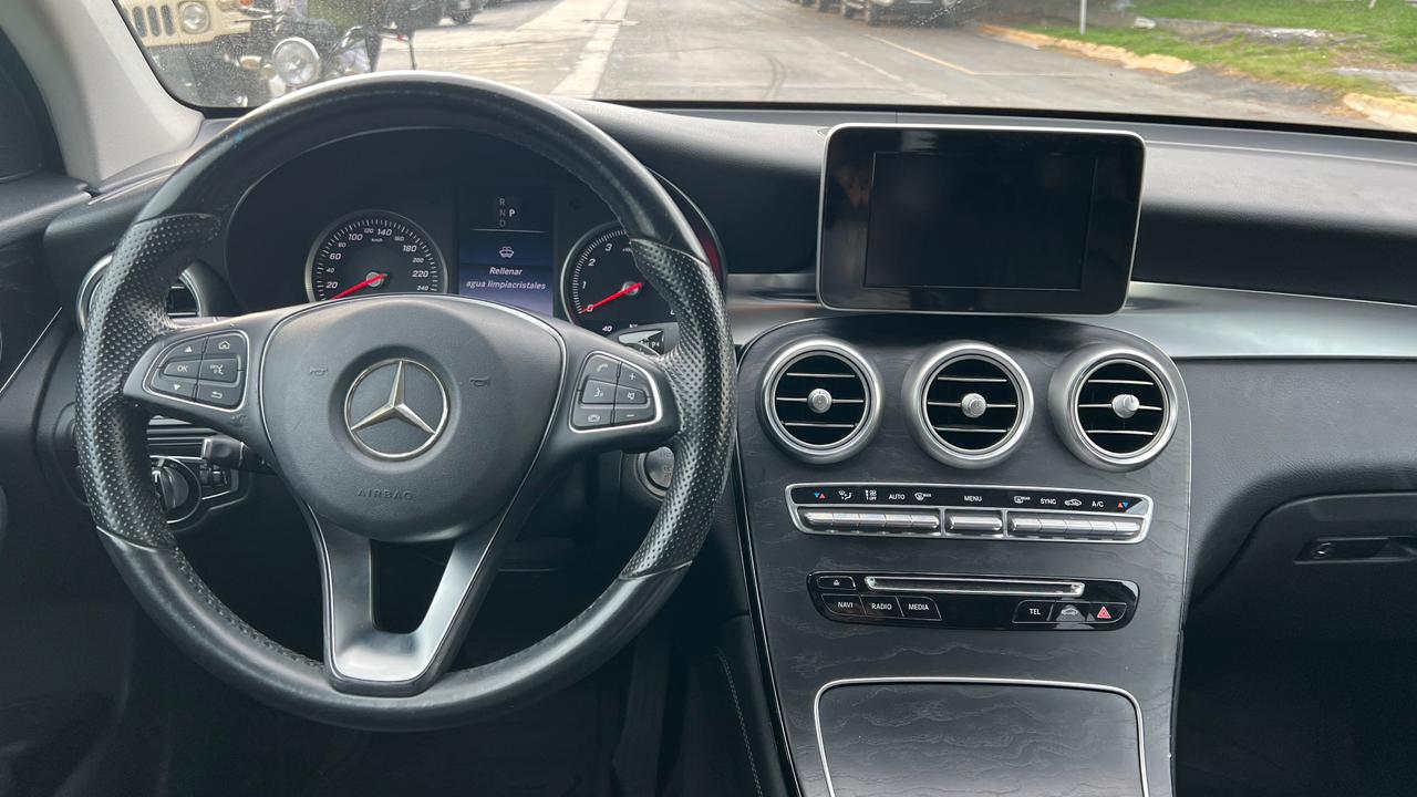 MERCEDES BENZ GLC 300 2016