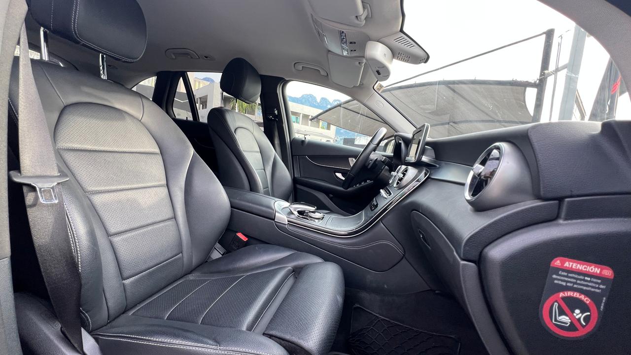 MERCEDES BENZ GLC 300 2016