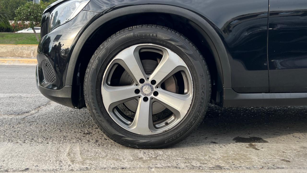 MERCEDES BENZ GLC 300 2016