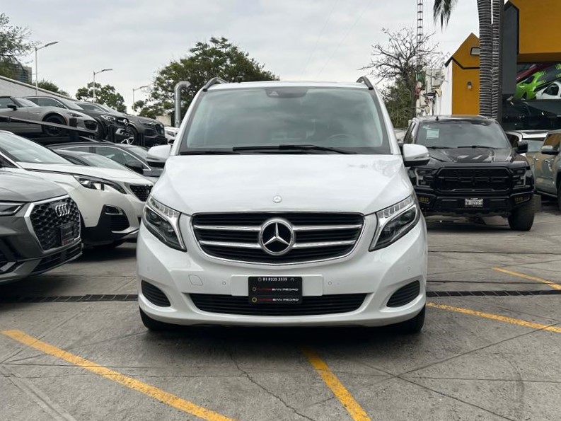 Mercedes Benz V220 Avantgarde