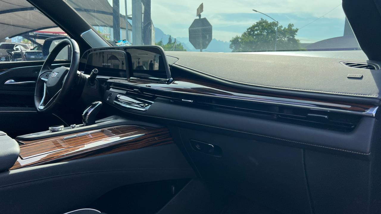 CADILLAC ESCALADE ESV 600 PREMIUM LUXURY 2023