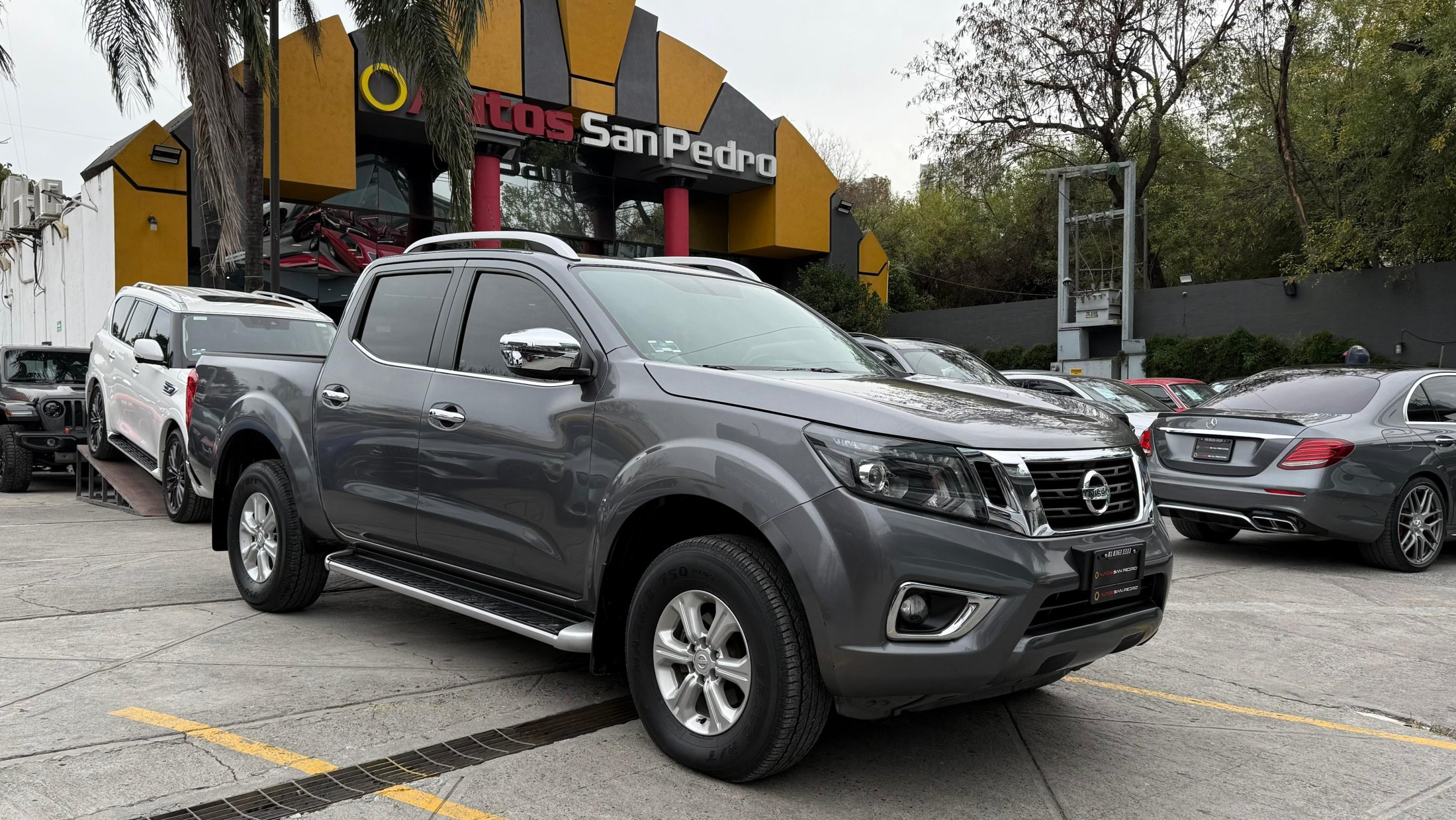 Nissan NP300 Frontier LE Midnight Edition