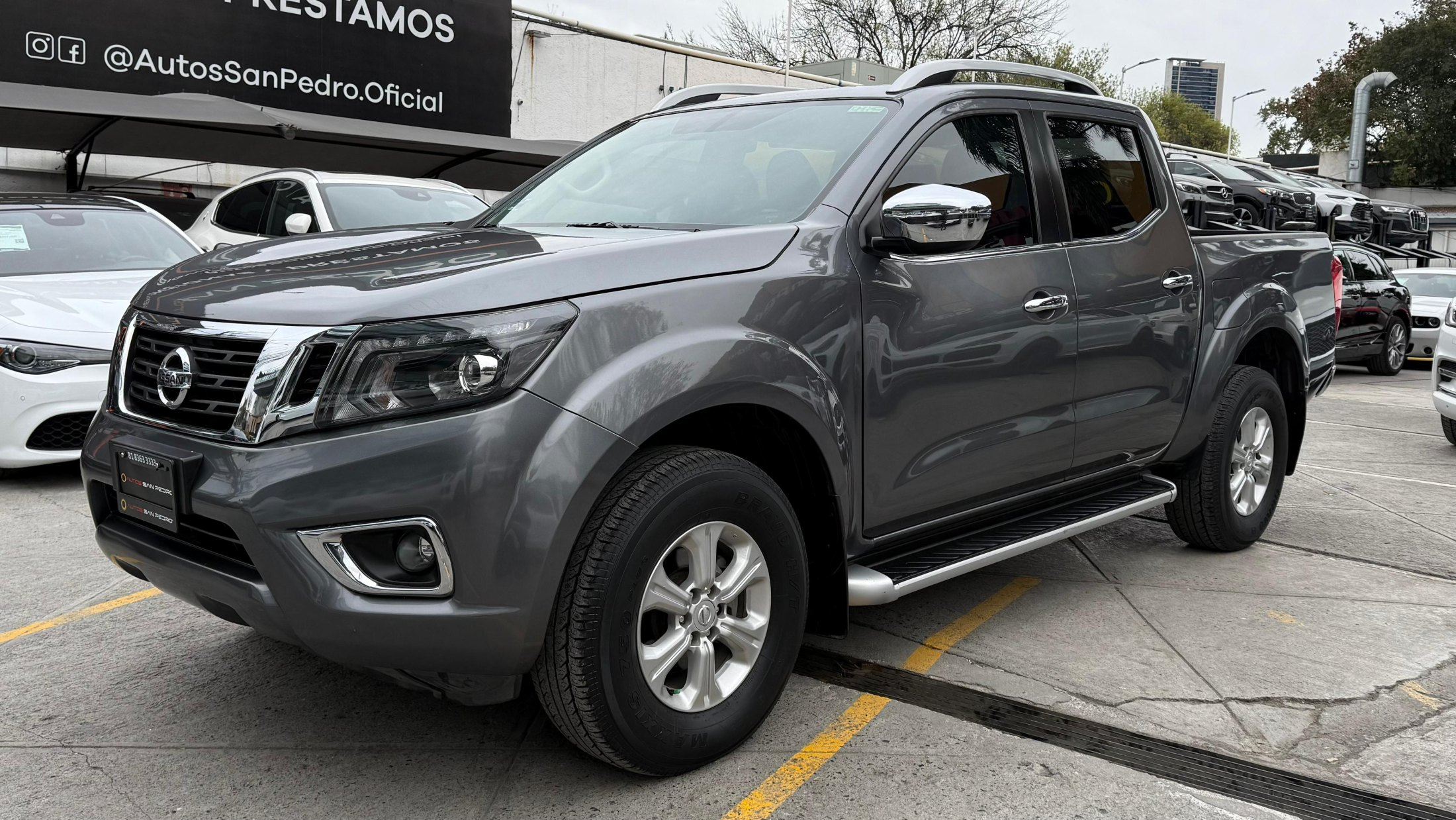 Nissan NP300 Frontier LE Midnight Edition