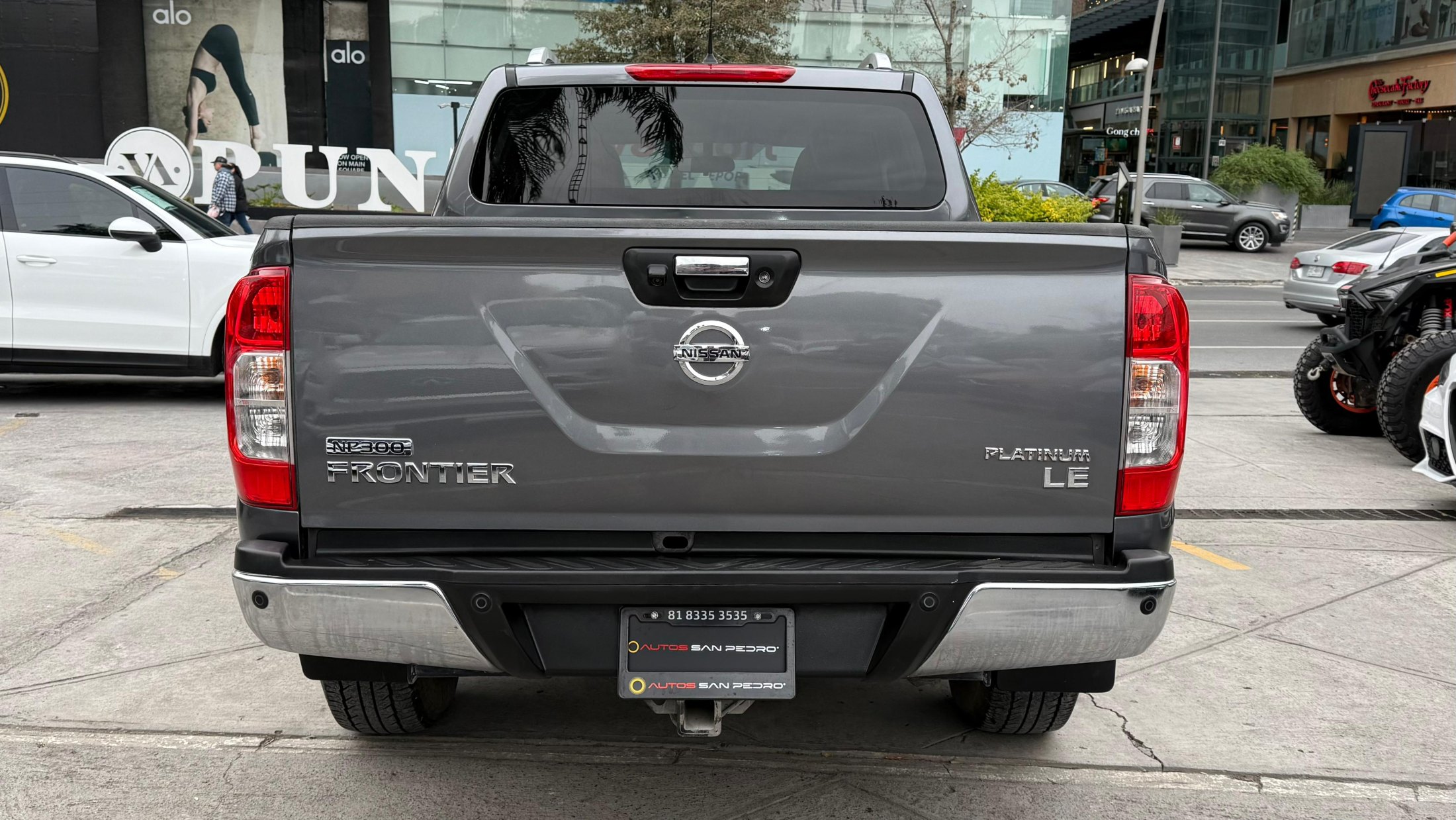 Nissan NP300 Frontier LE Midnight Edition