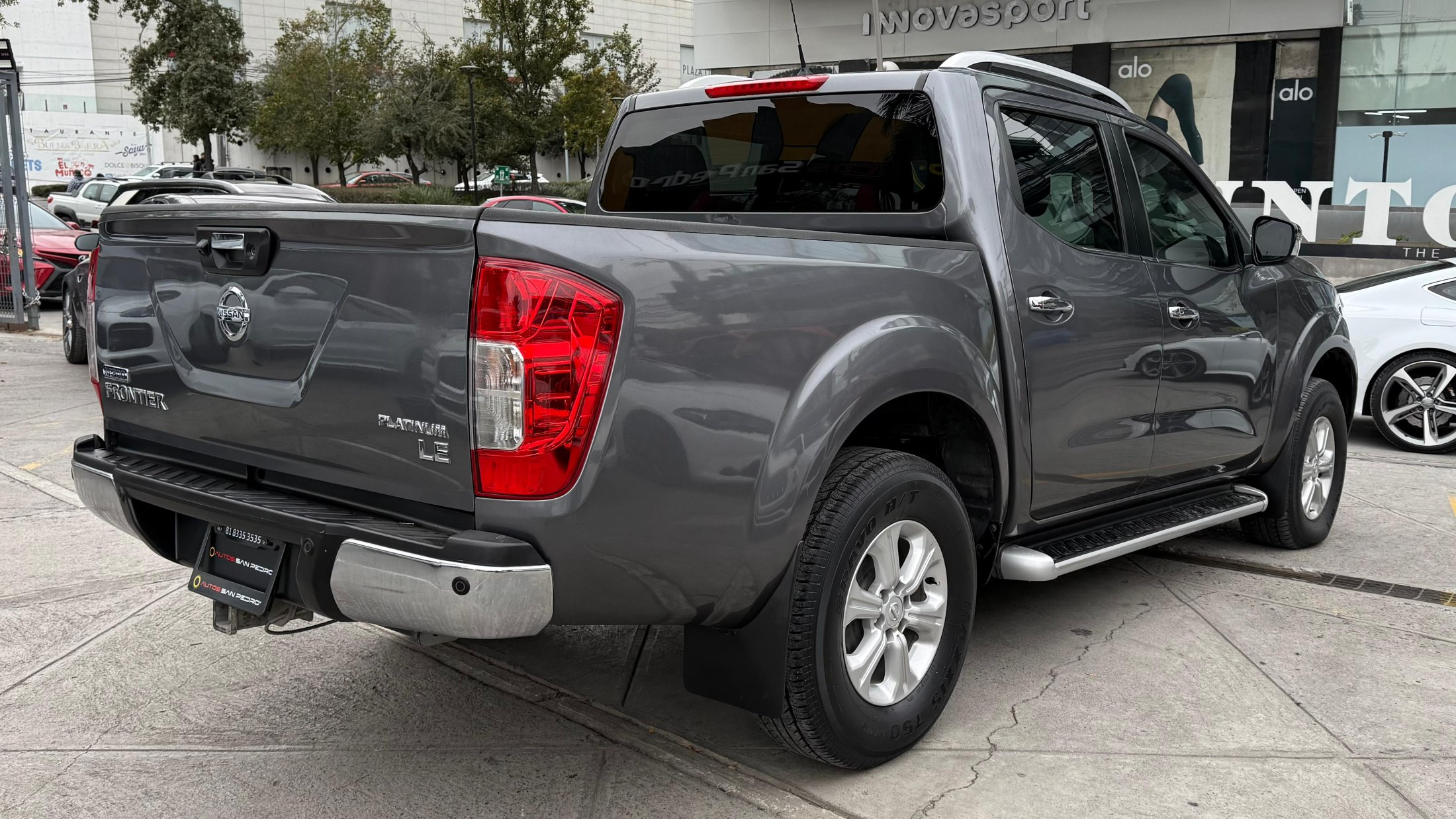 Nissan NP300 Frontier LE Midnight Edition