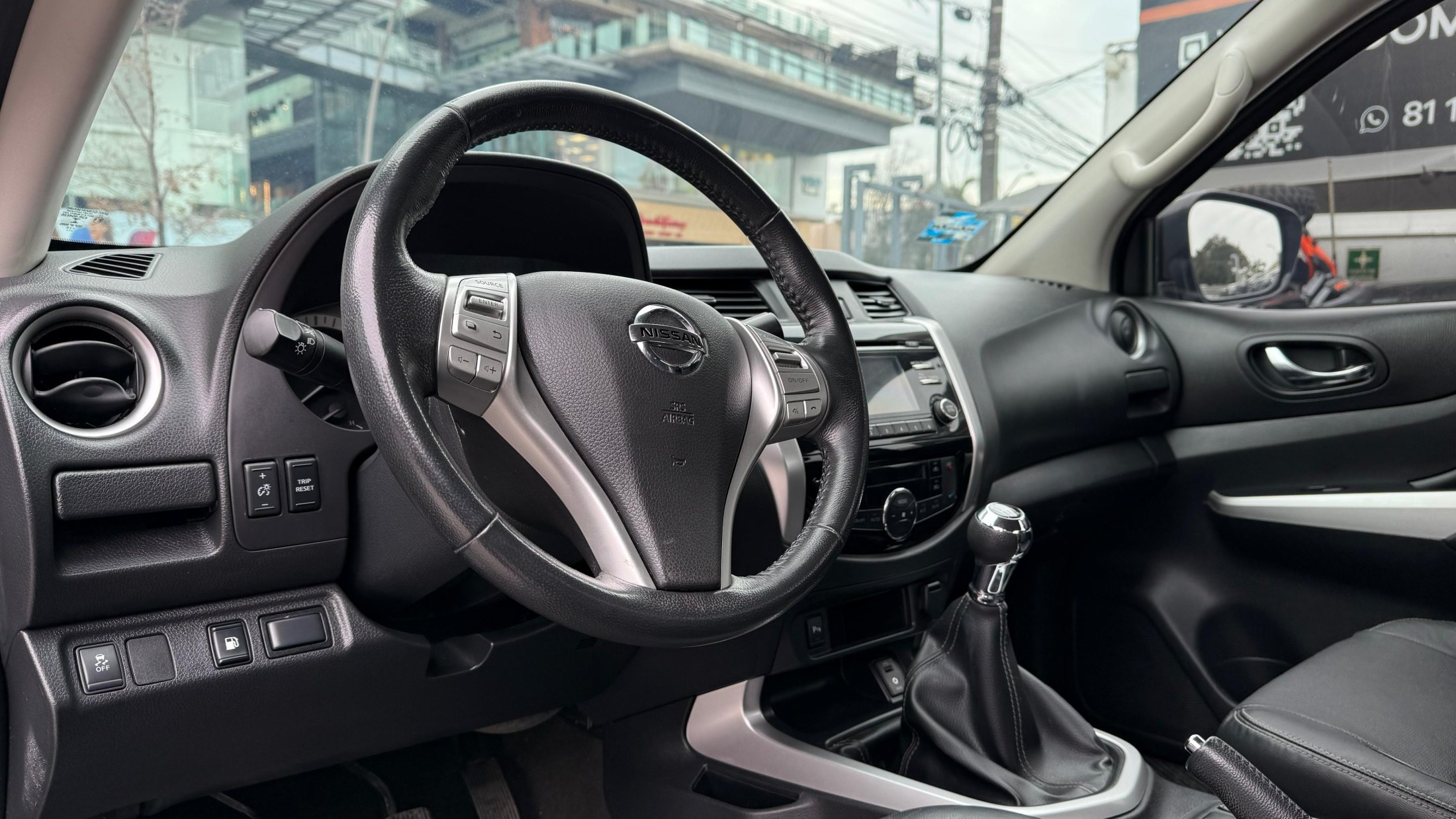 Nissan NP300 Frontier LE Midnight Edition
