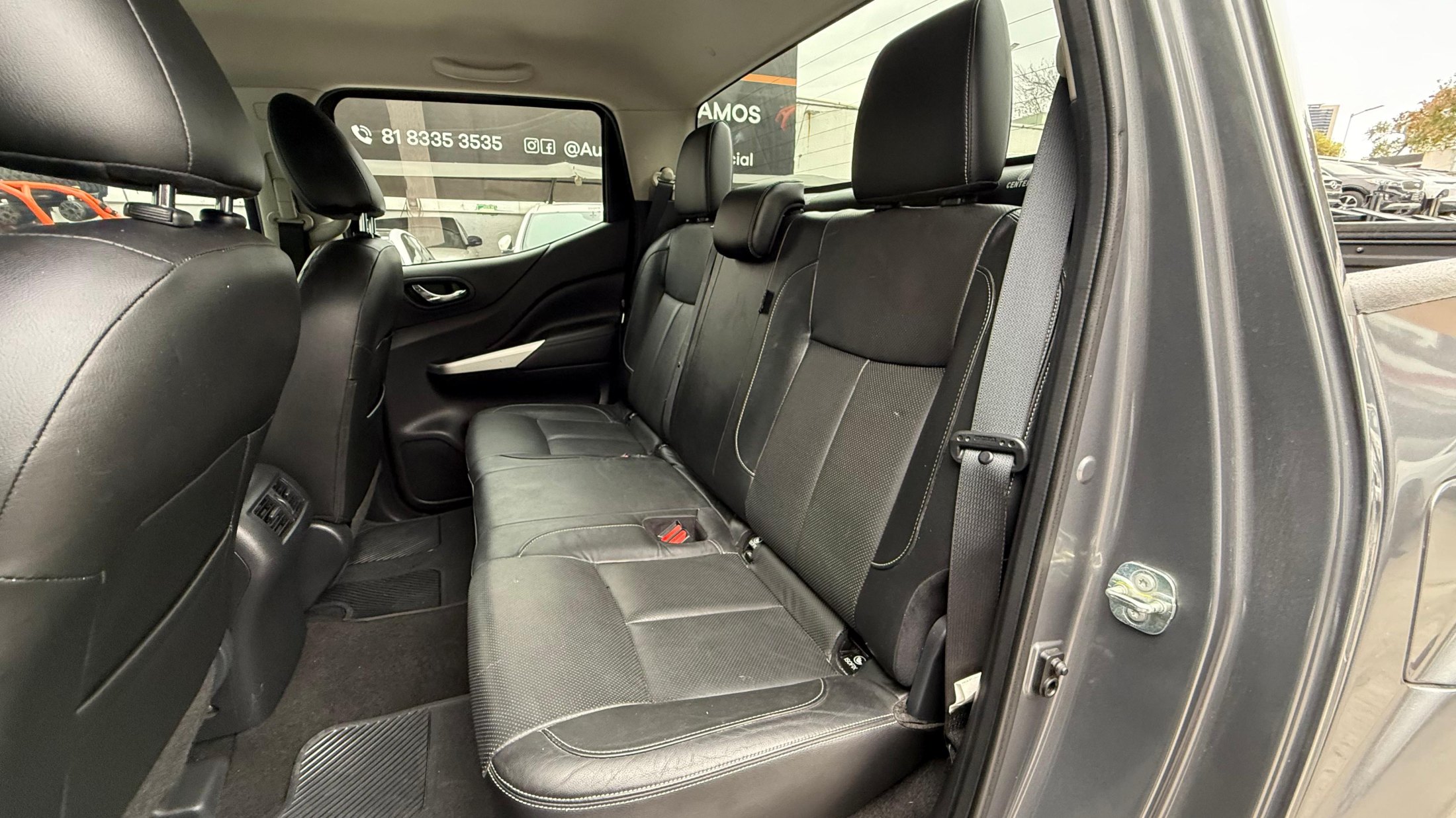Nissan NP300 Frontier LE Midnight Edition