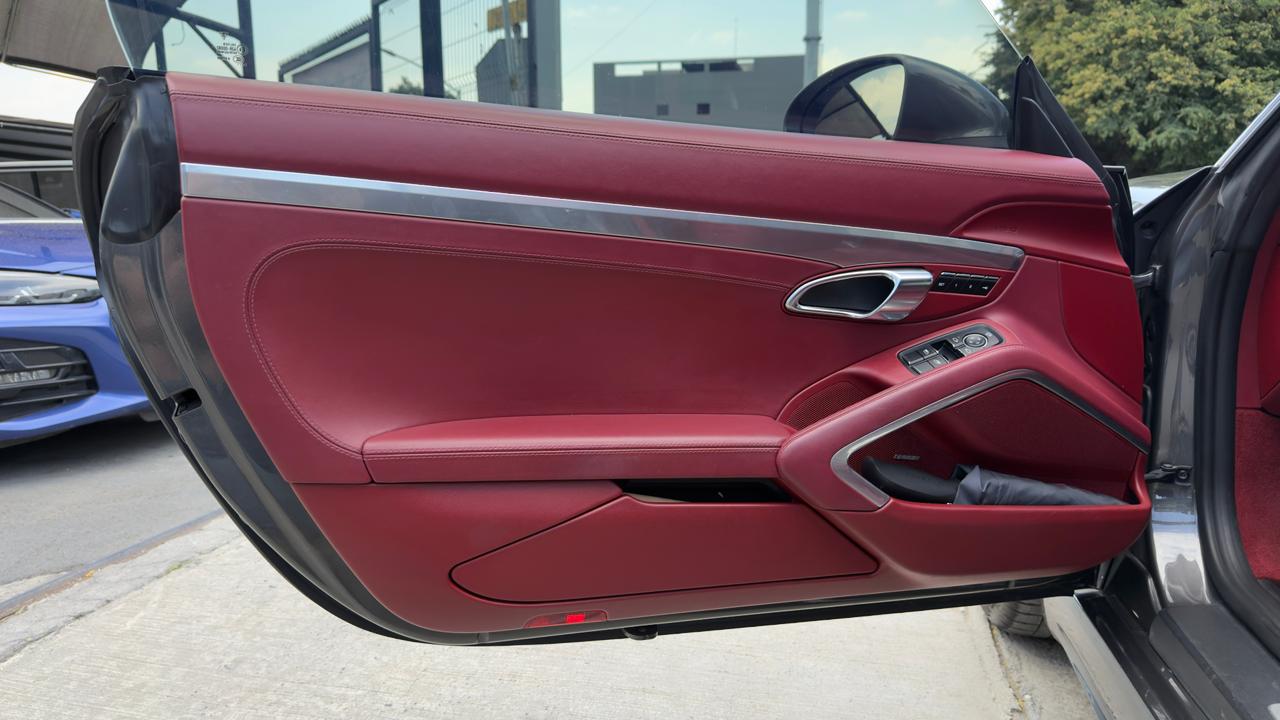 PORSCHE BOXSTER CABRIOLET 2018
