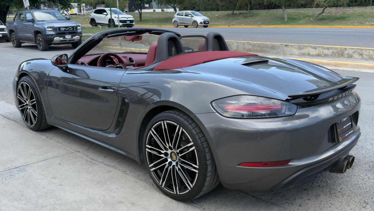 PORSCHE BOXSTER CABRIOLET 2018