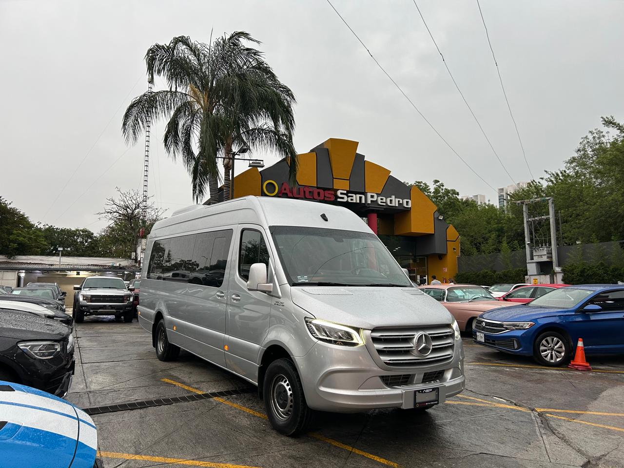 Mercedes-Benz Sprinter Bello Van