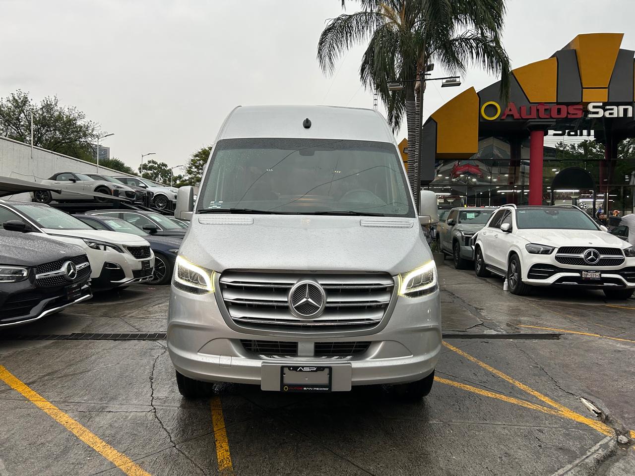 Mercedes-Benz Sprinter Bello Van