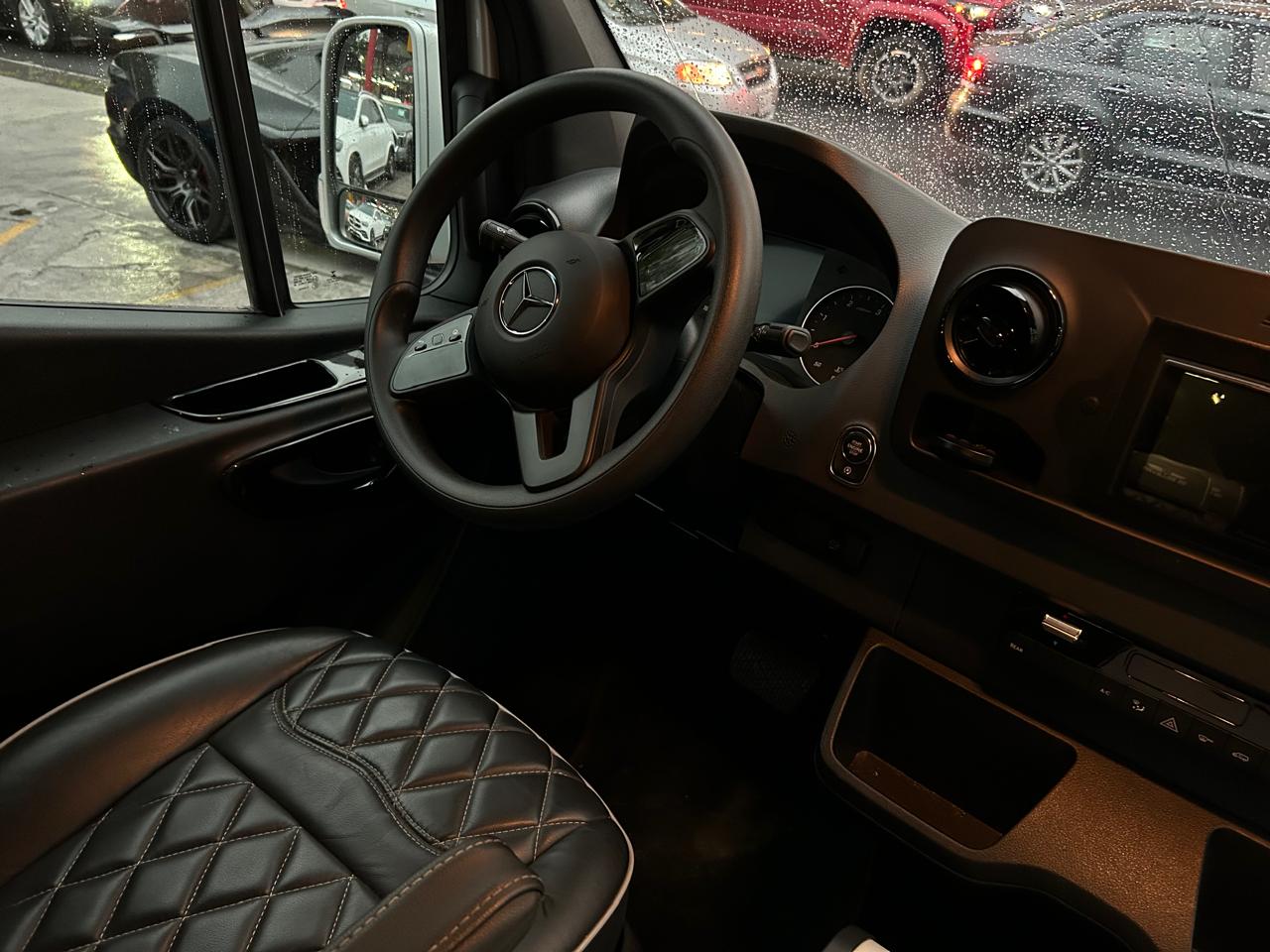 Mercedes-Benz Sprinter Bello Van