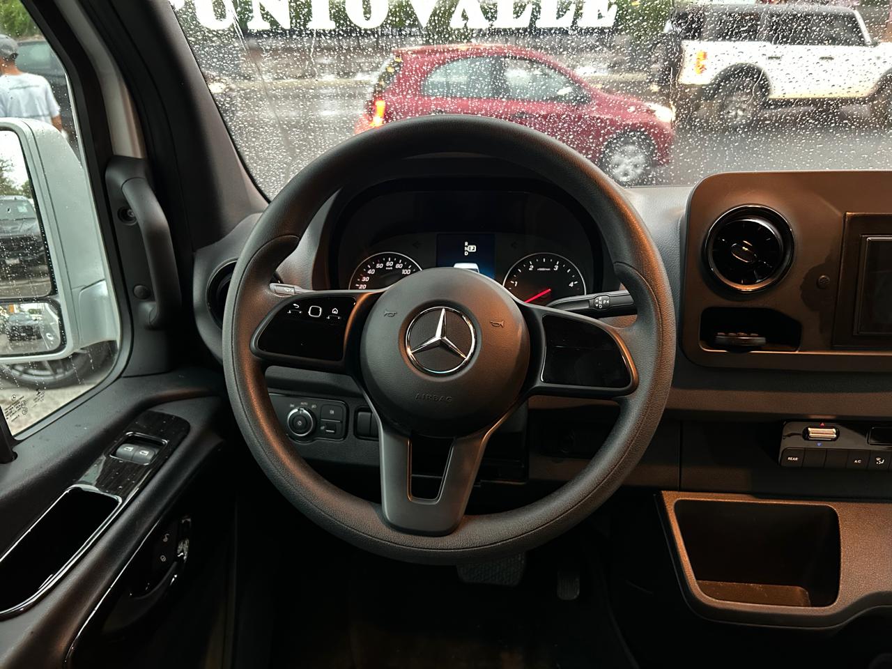 Mercedes-Benz Sprinter Bello Van