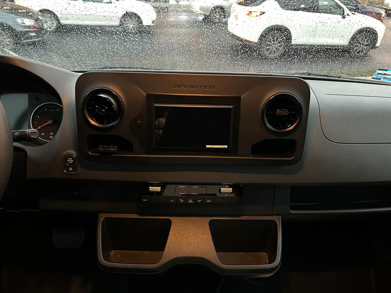 Mercedes-Benz Sprinter Bello Van