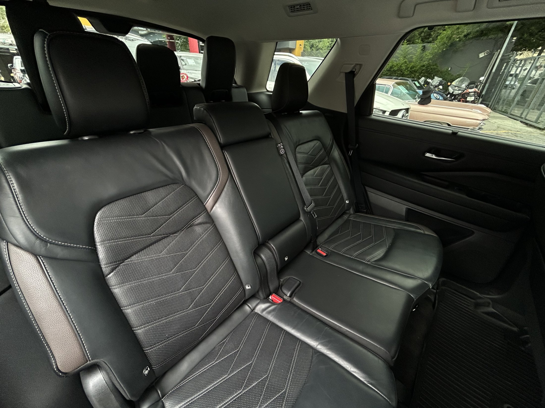 Nissan Pathfinder Platinum