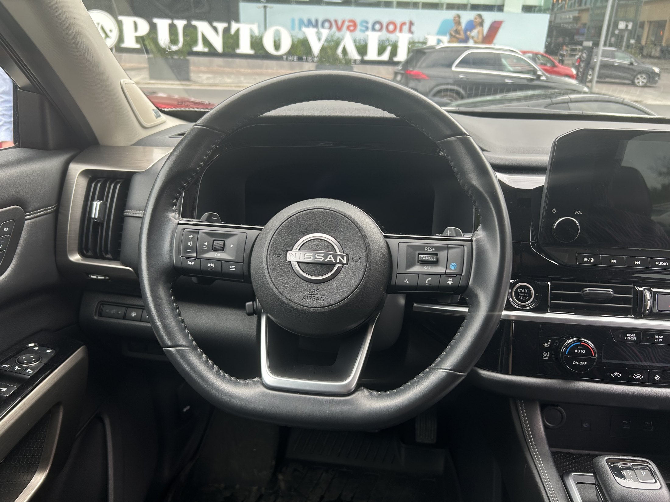 Nissan Pathfinder Platinum