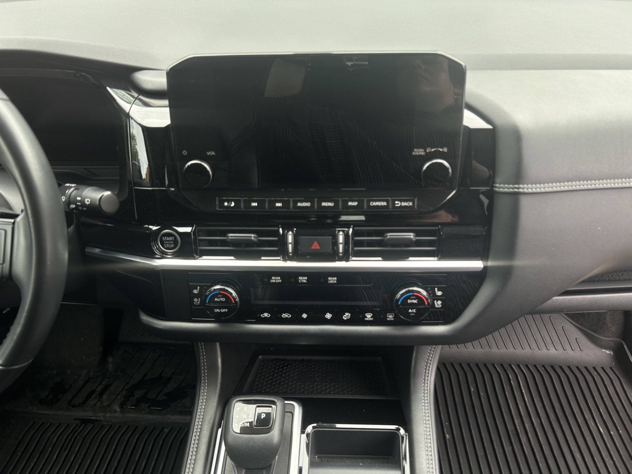 Nissan Pathfinder Platinum