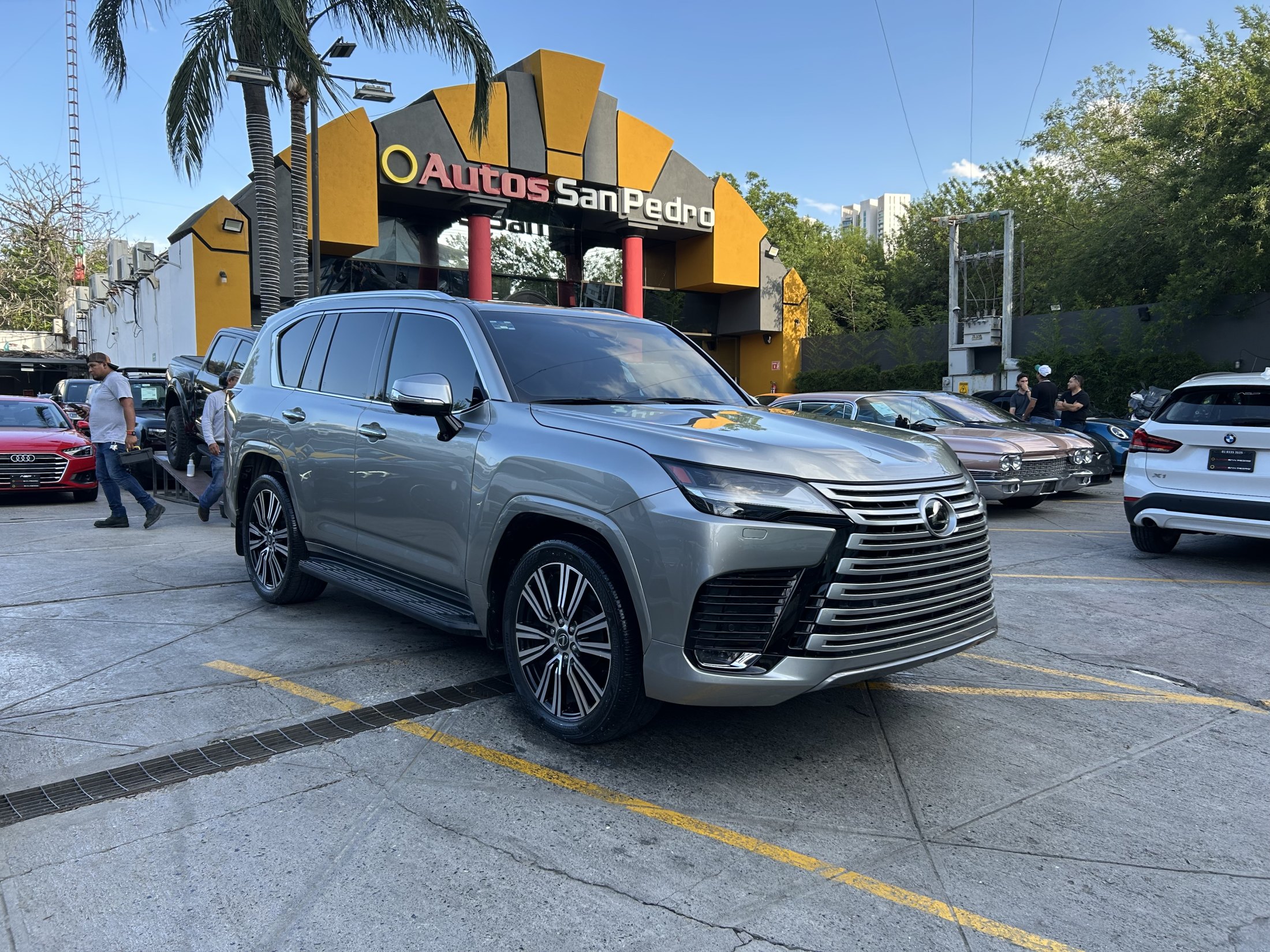 Lexus LX600 Luxury