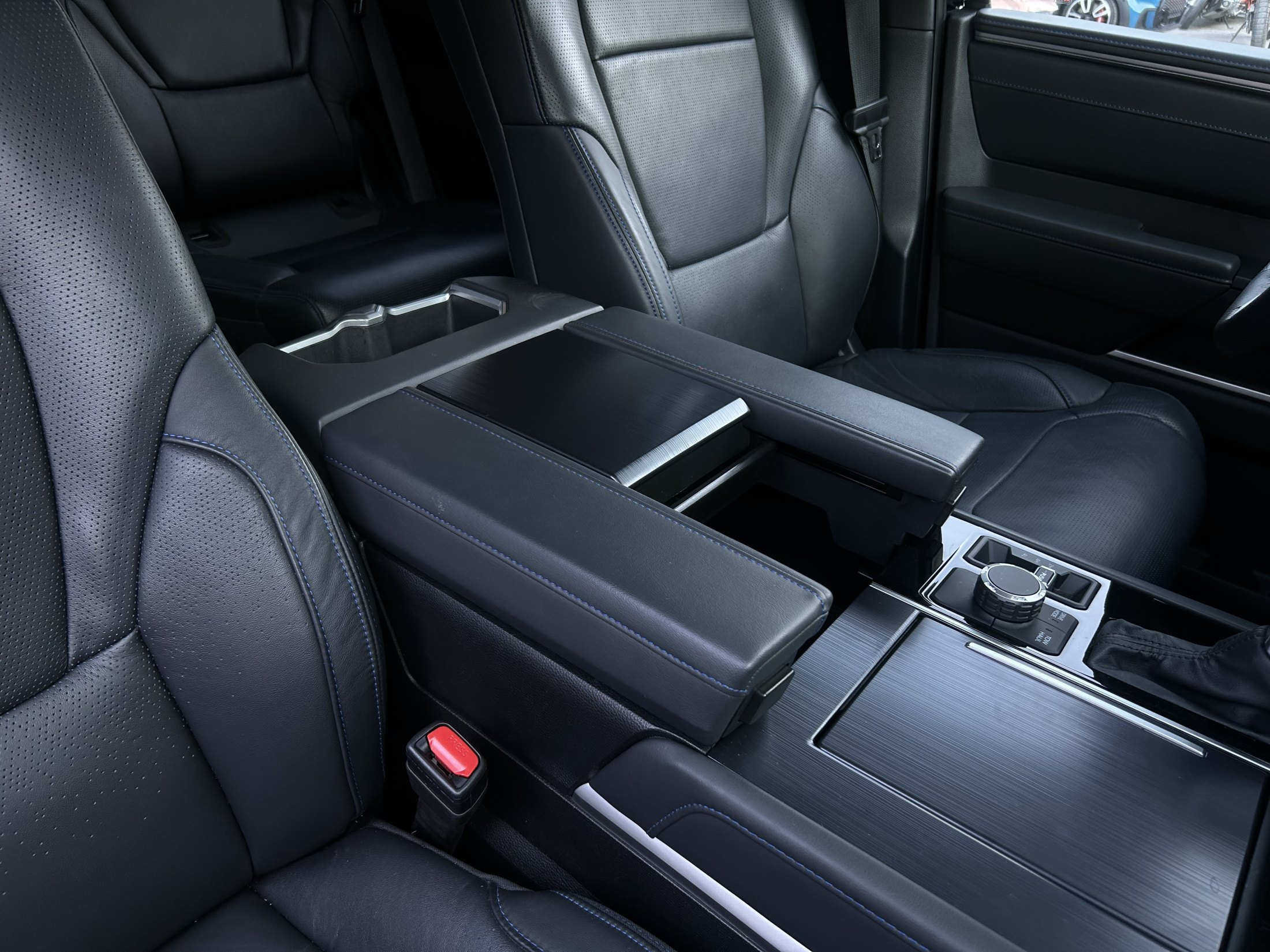 Toyota Sequoia