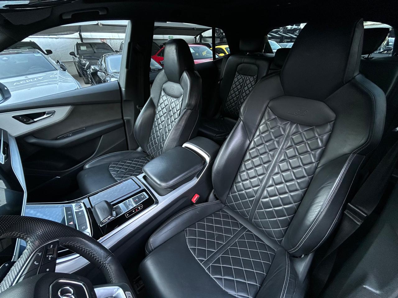 Audi Q8 S Line