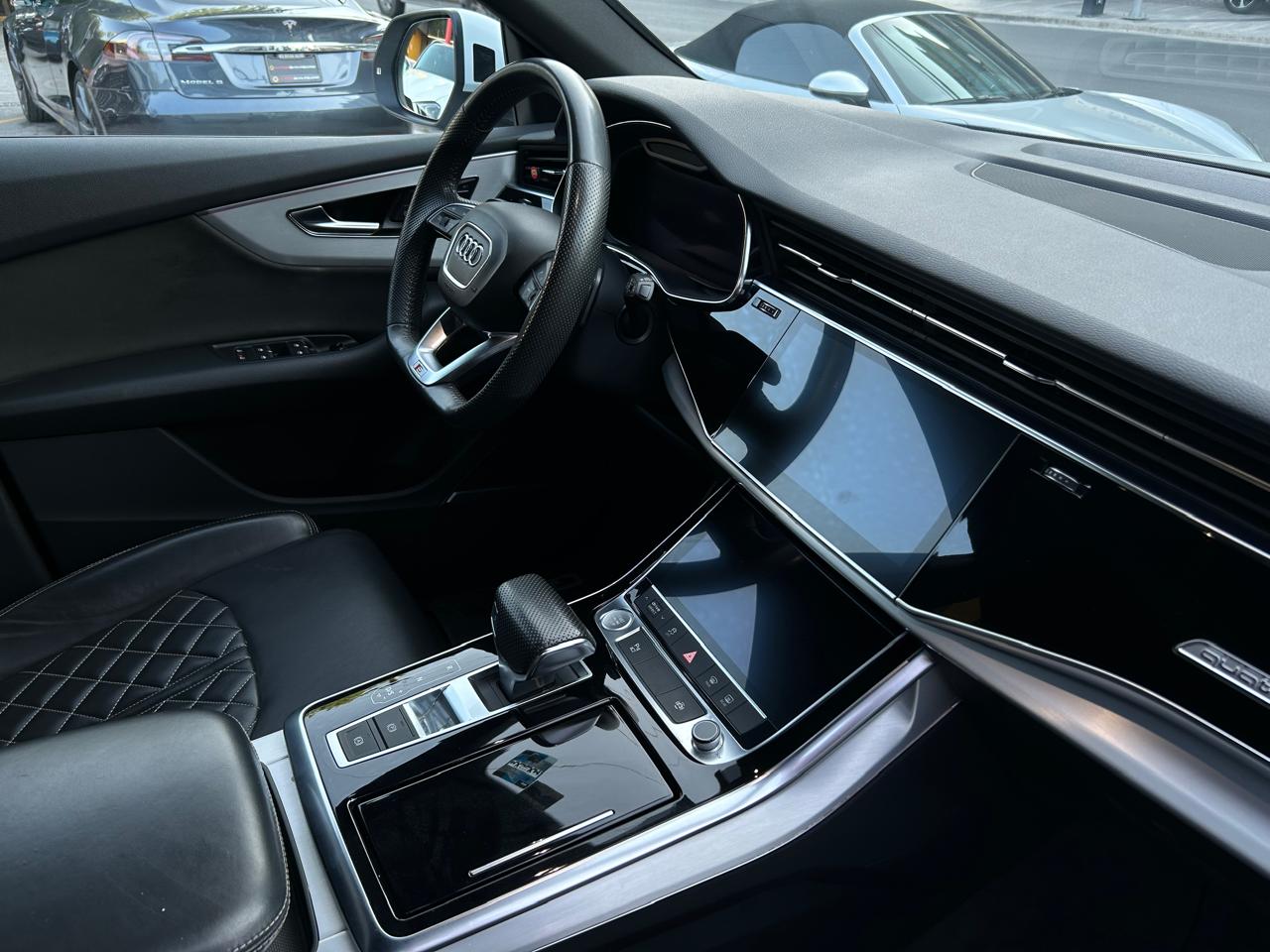 Audi Q8 S Line