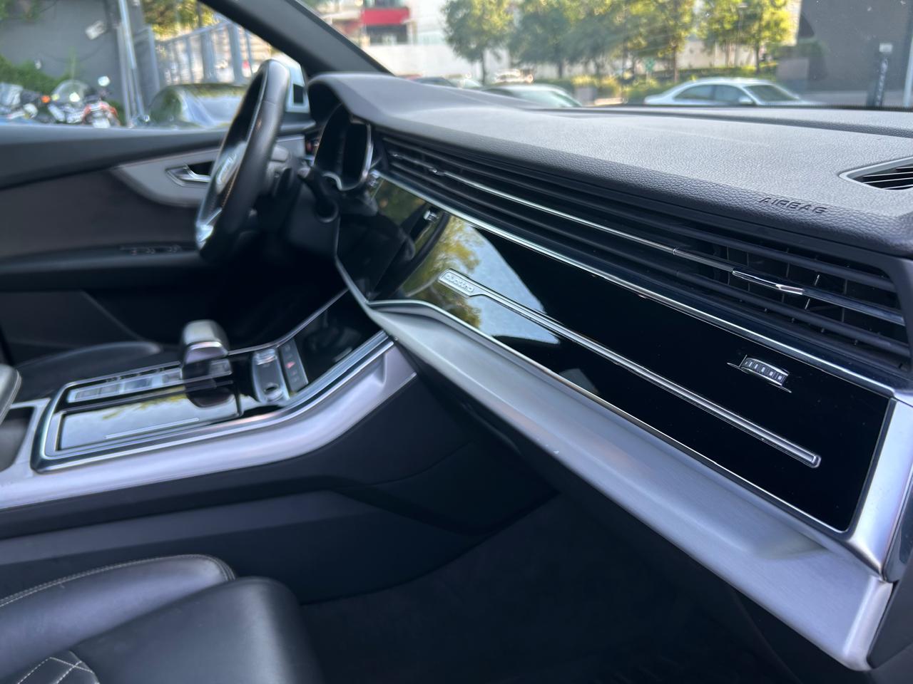 Audi Q8 S Line
