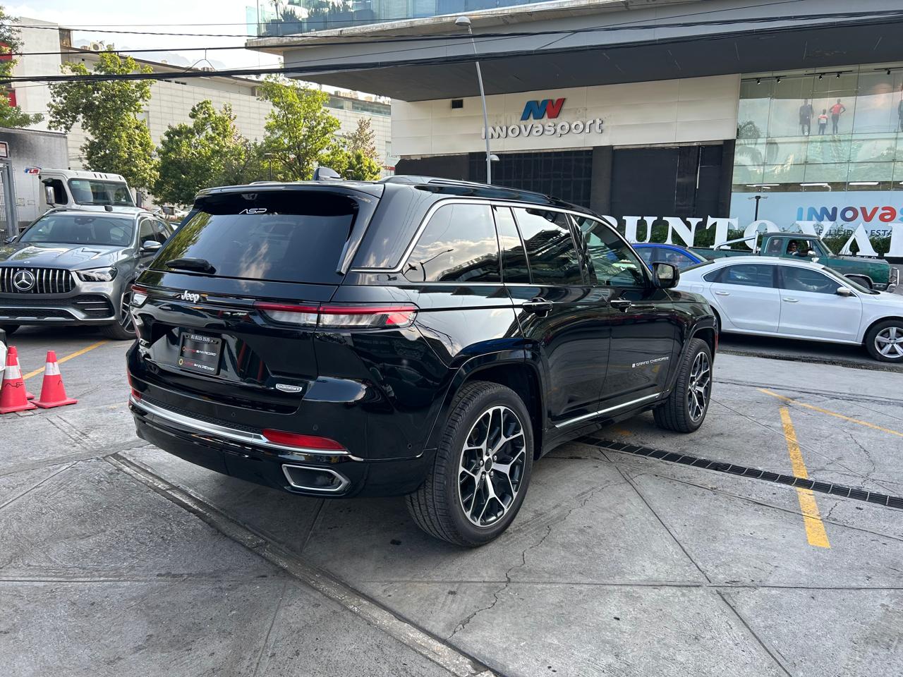 JEEP GRAND CHEROKEE 4X4 SUMMIT