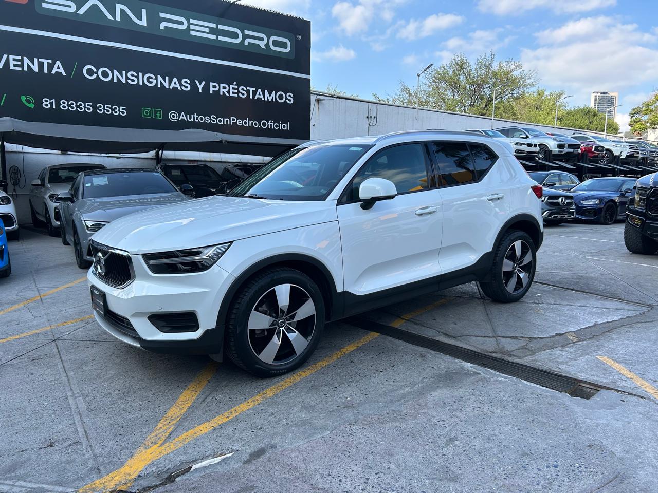 VOLVO XC40 MMENTUM T4
