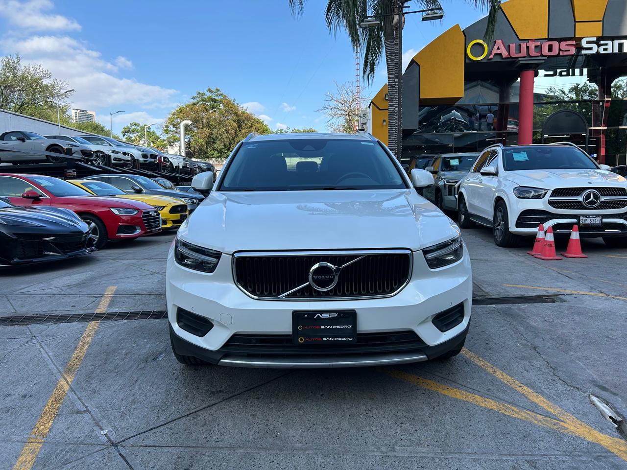 VOLVO XC40 MMENTUM T4