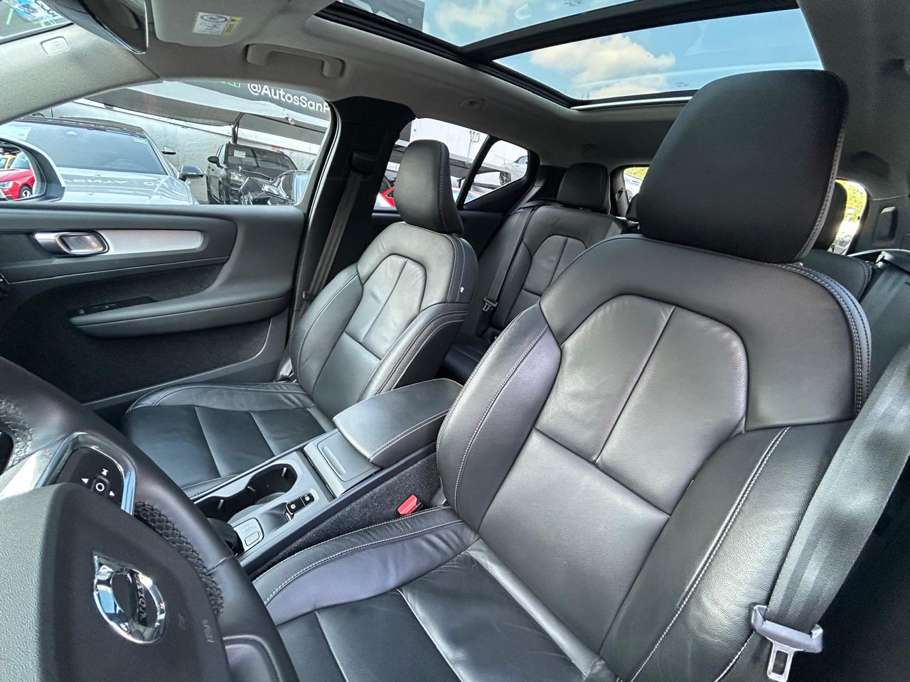 VOLVO XC40 MMENTUM T4