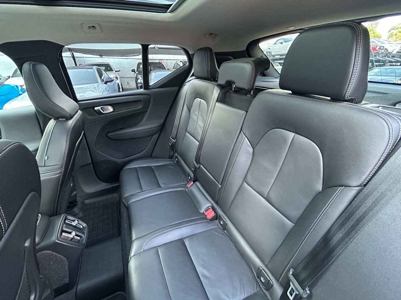 VOLVO XC40 MMENTUM T4