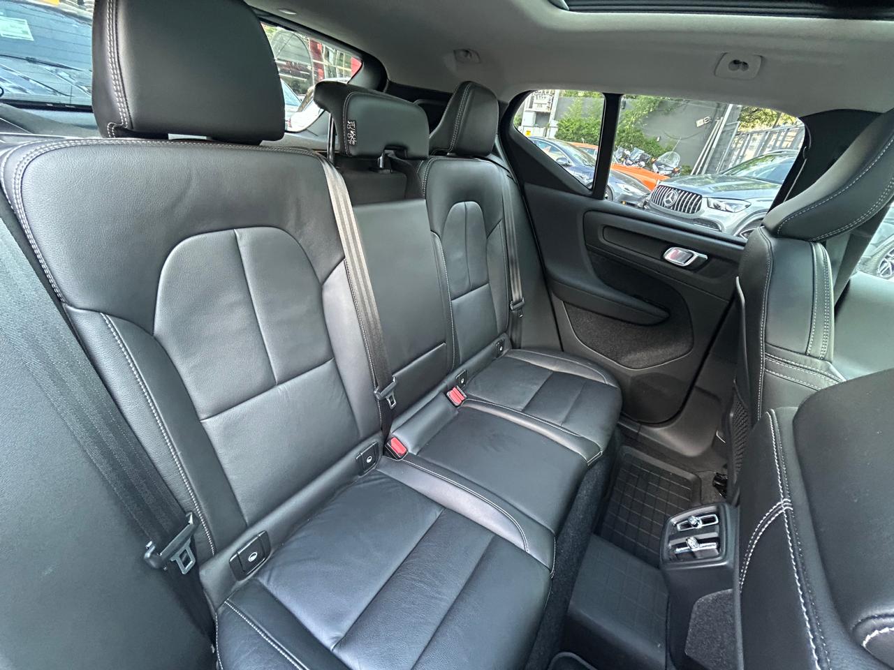 VOLVO XC40 MMENTUM T4