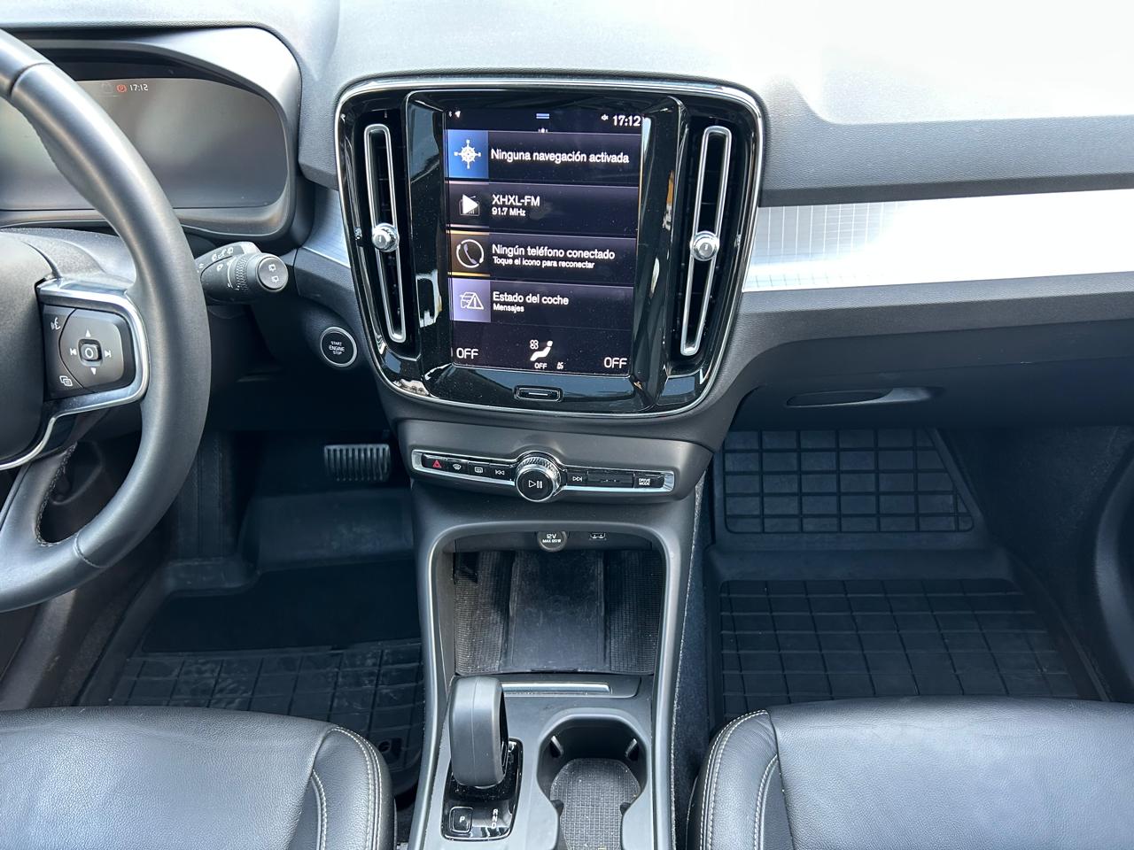 VOLVO XC40 MMENTUM T4