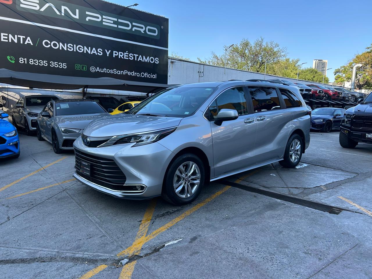 Toyota Sienna Híbrida  XLE Piel