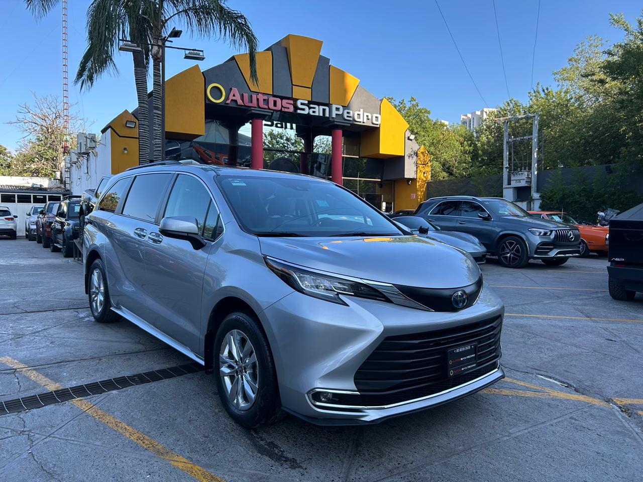 Toyota Sienna Híbrida  XLE Piel