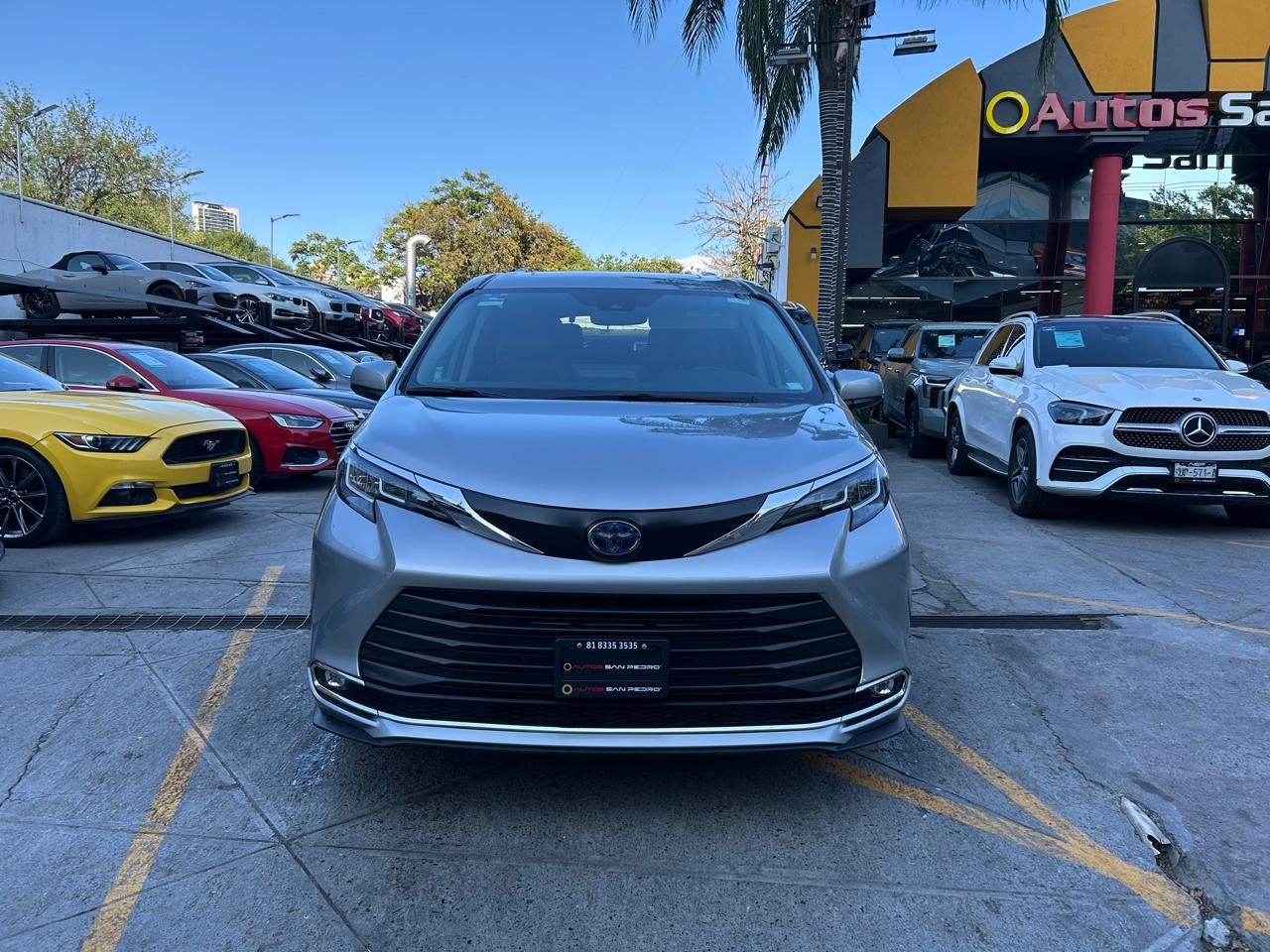 Toyota Sienna Híbrida  XLE Piel