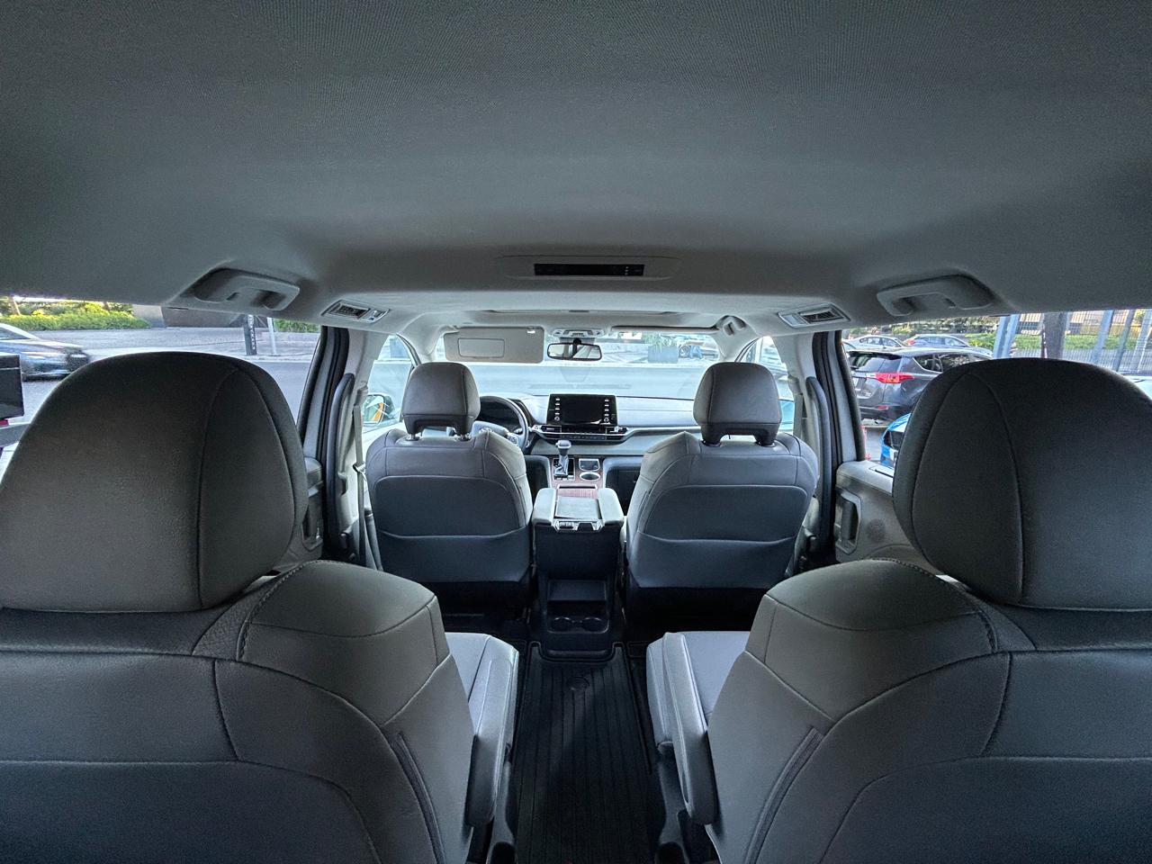 Toyota Sienna Híbrida  XLE Piel