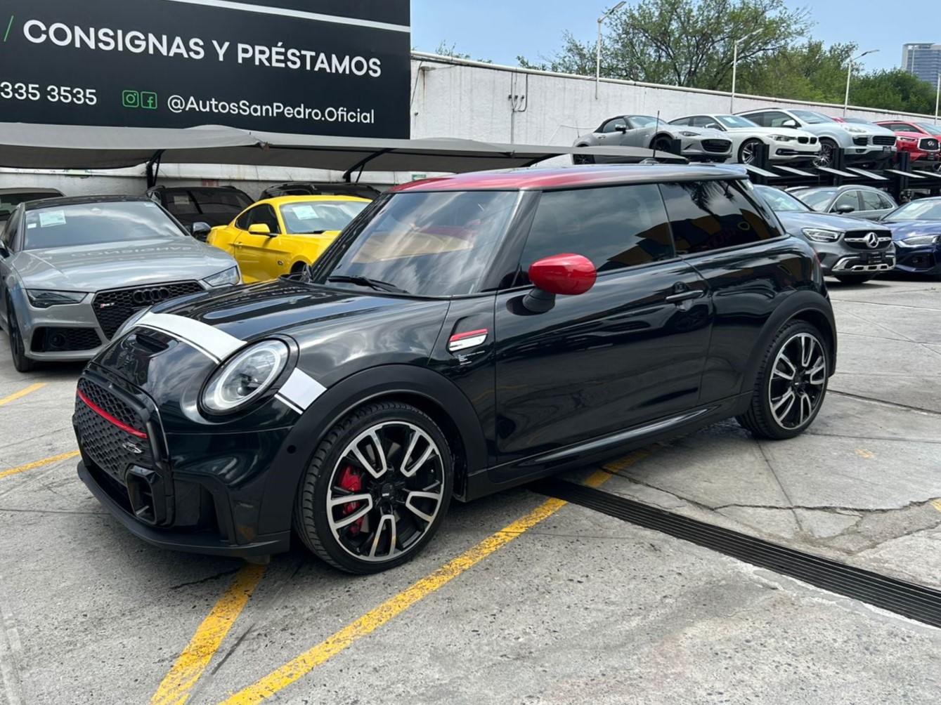 MINI Cooper John Cooper Works Pat Moss Edition